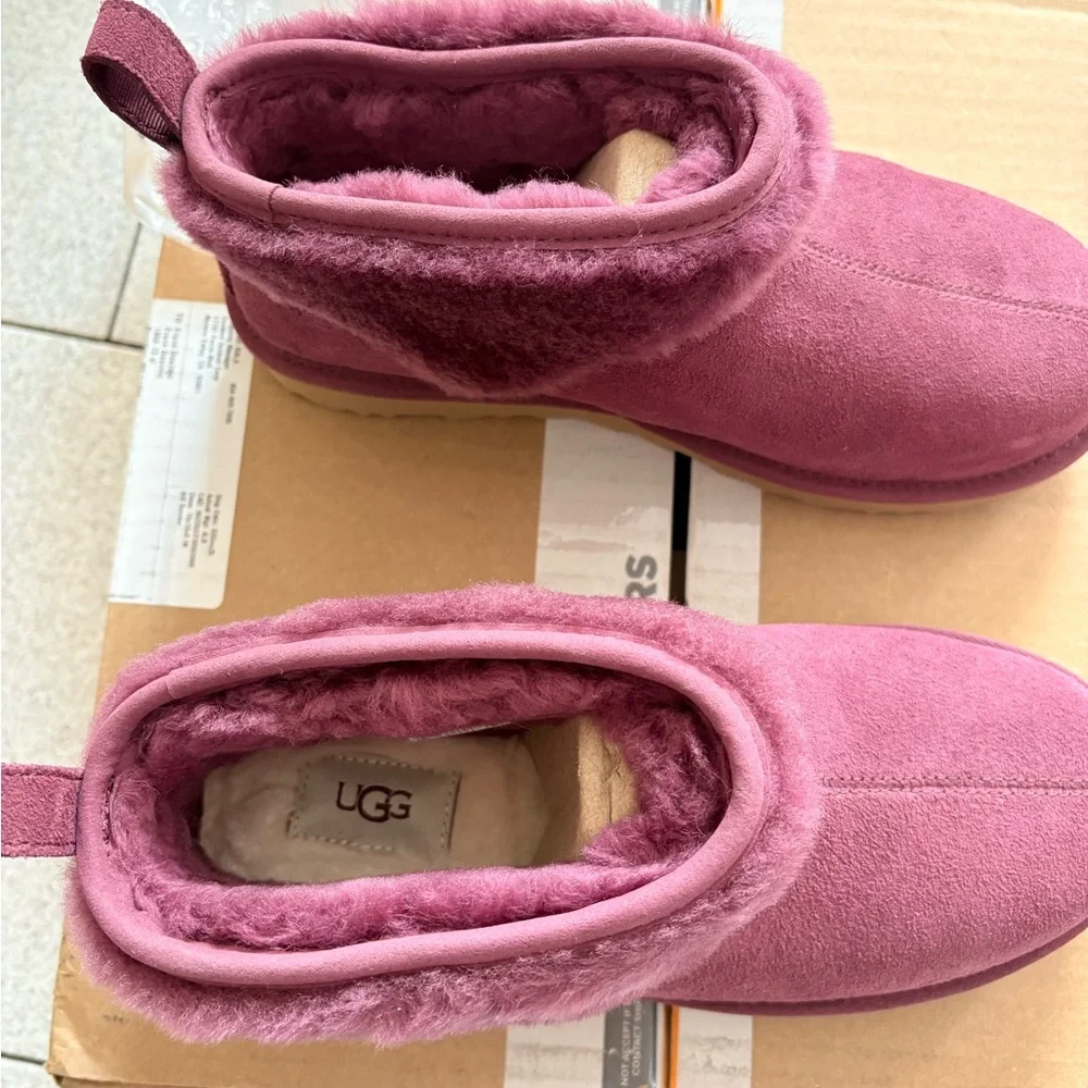 UGG Ultra Snugscape Mini Boots - Picture 5 of 16